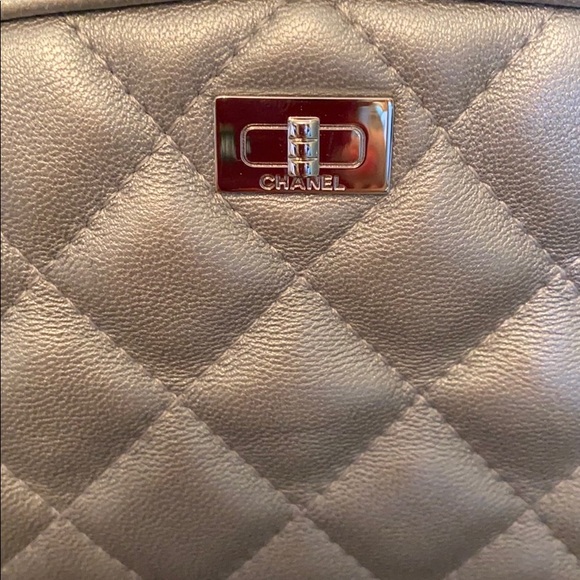 Authentic CHANEL cosmetic case/pouch - Picture 2 of 10